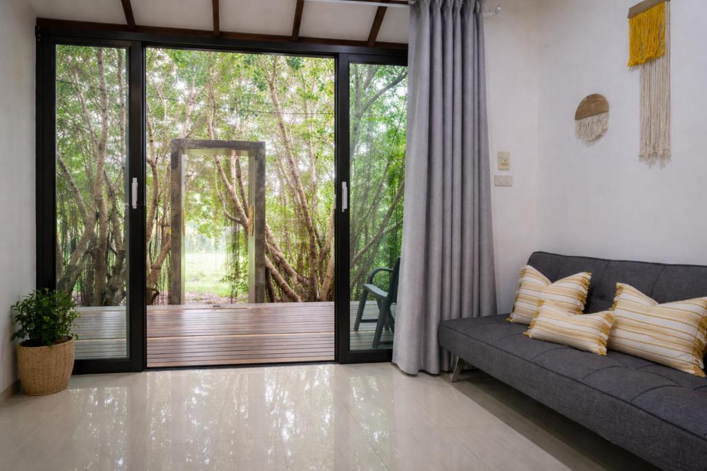 Island`s Pearl Home with Private Patio Quiet & Peaceful, Hin Kong – Koh Phangan